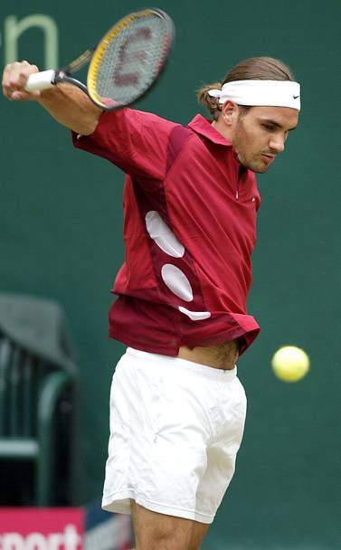 Semifinale torneo di Halle, Germania 14 giugno 2003. Roger Federer vs Mikhail Youzhny. Vittoria numero 200 (Ap)